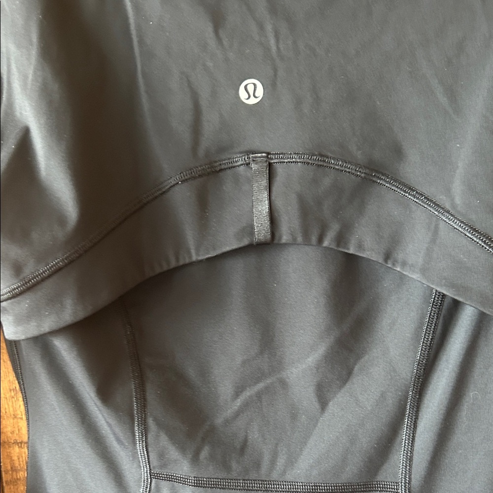 Lululemon Women's Black Jacket.   Size 6 - Picture 13 of 15